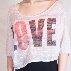 Crop top “LOVE” ♥️
